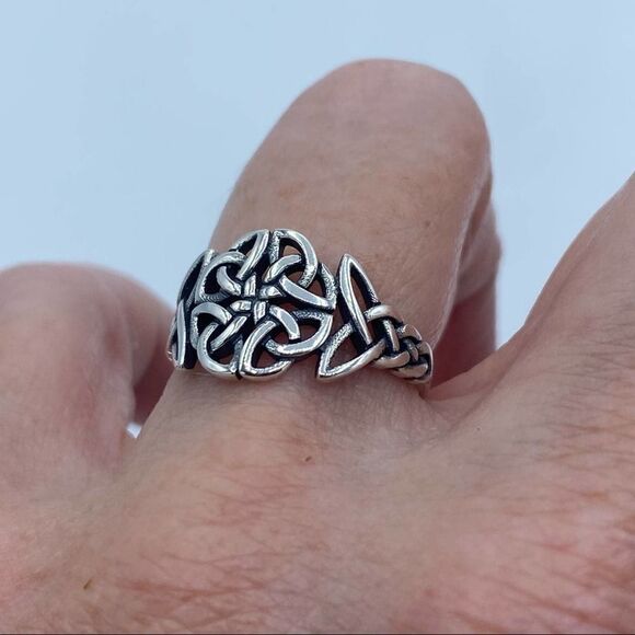 Celtic Sterling Silver Ring Sizes 7,8,9 - Picture 5 of 6